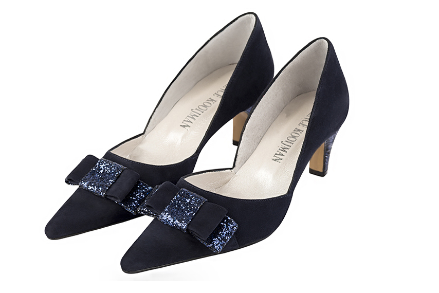 Navy blue women's open arch dress pumps. Pointed toe. Medium slim heel. Front view - Florence KOOIJMAN